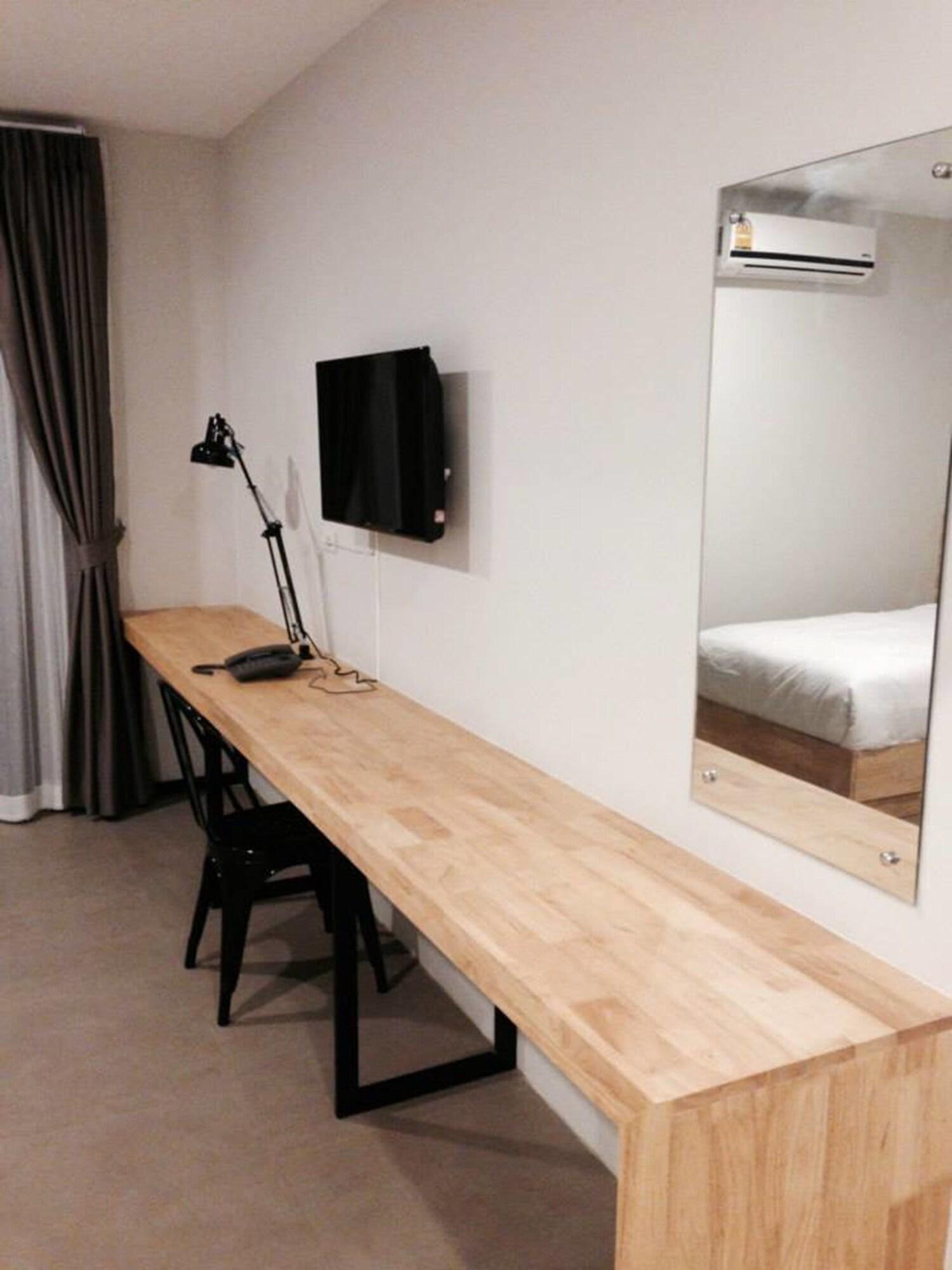 Easy Hotel Lamphun Exterior photo